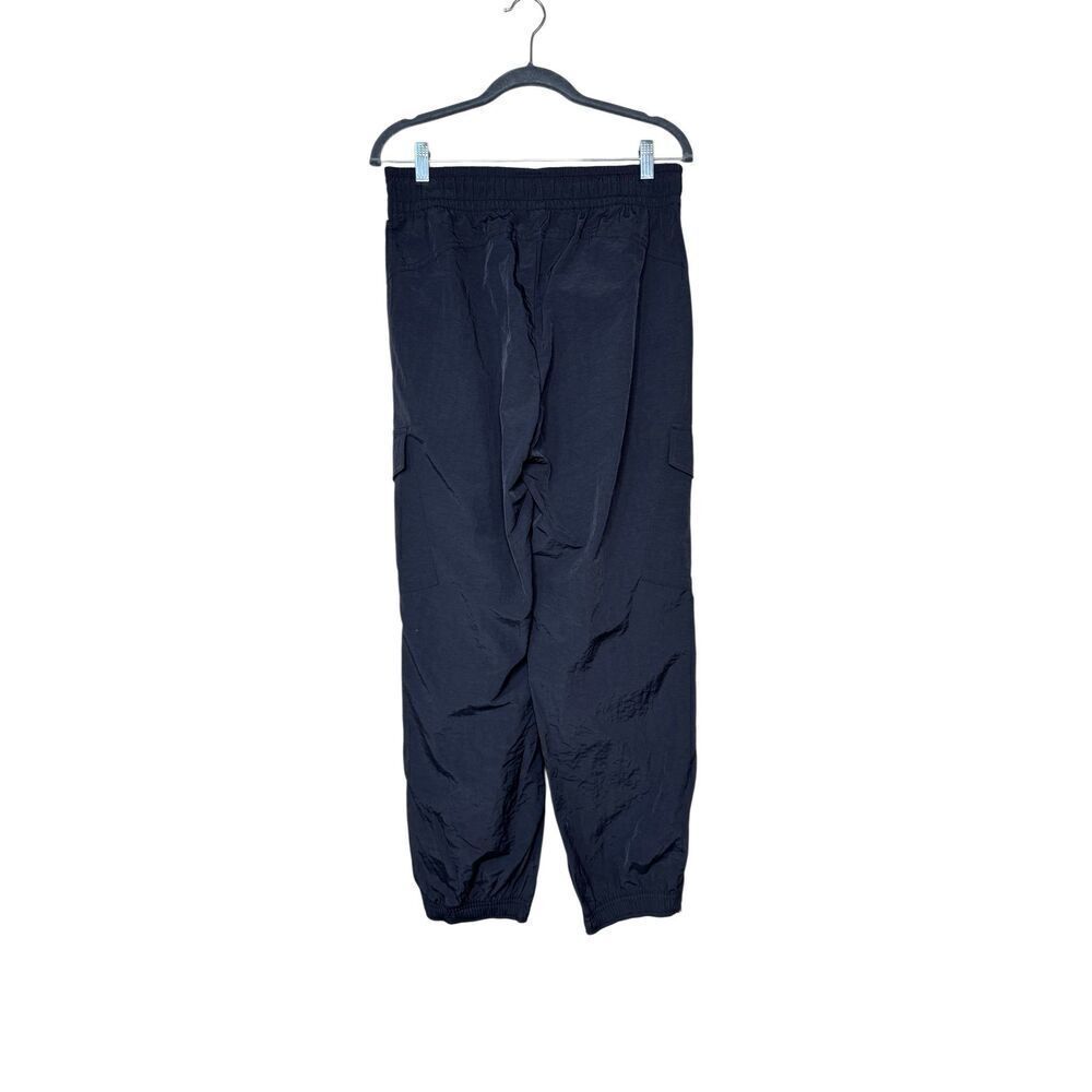 Old Navy NWT black high rise quick dry jogger with cargo pockets size M